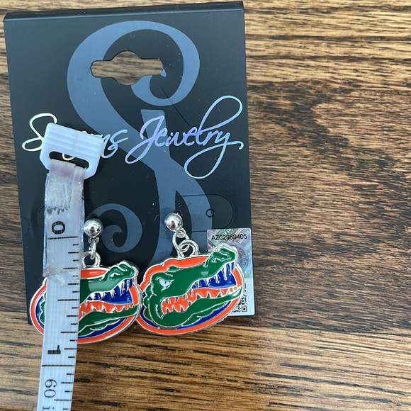 University of Florida Gators Dangle Logo Earrings - Picture 2 of 3